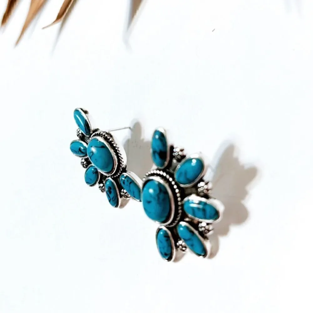 Blue flower stud earrings S291